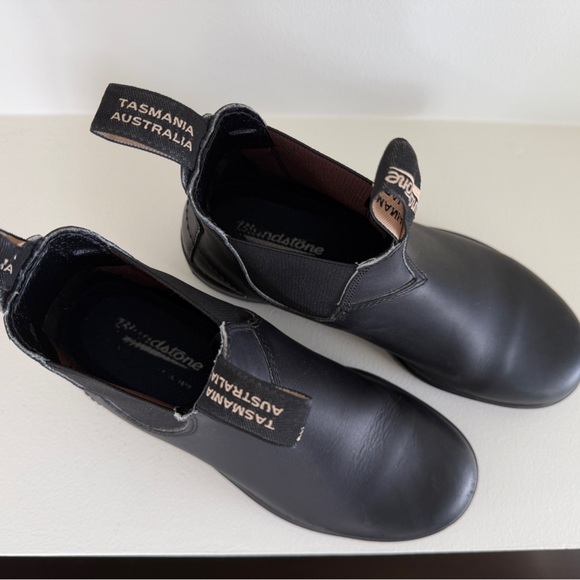Blundstone Women’s Black Chelsea Boots - Picture 3 of 4